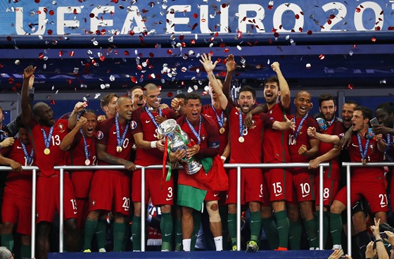 Portugalsko - Francie 1:0, finále Eura v prodloužení rozhodl náhradník -  iDNES.cz