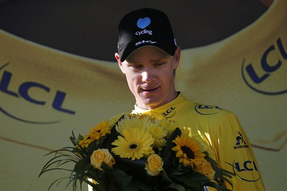 Chris Froome v bez problm ubrnil lut dres pro ldra Tour de France