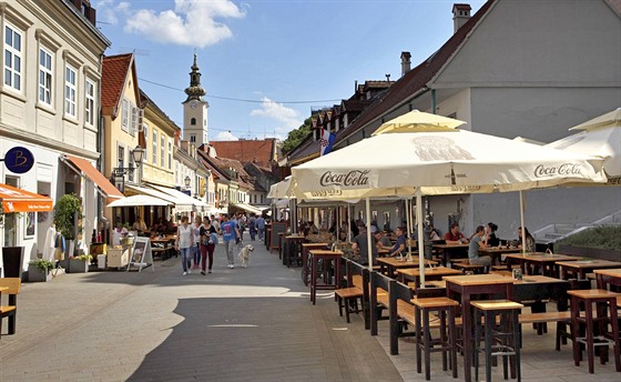 Ulice Tkalčićeva je středobodem záhřebského kavárenského, hospodského i nočního...