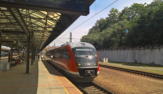 Větší rychlost na trati mají zajisti soupravy Siemens Desiro. 