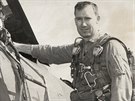 Forrest Fenn v dobách, kdy létal s bojovým letadlem.