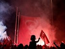 Demonstrace Erdoganových píznivc v Istanbulu (18. ervence 2016)