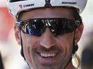 Usmvavý Fabian Cancellara ped startem estnácté etapy Tour de France.