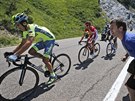 Alberto Contador (vlevo) bhem deváté etapy Tour de France odstoupil, na snímku...