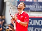 Slovenský tenista Martin Klian slaví vítzství na turnaji v Hamburku.