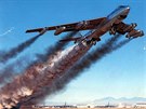 Vzlet B-47 pomocí startovacích raket