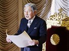 Japonský císa Akihito pi projevu v tokijském Parlamentu. (4. ledna 2016)