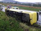 Autobus s dtmi se pevrátil u Písku na výpadovce na eské Budjovice.