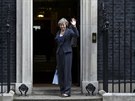 Theresa Mayová se stala druhou premiérkou v djinách Spojeného království (13....