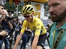 Chris Froome ped startem 10. etapy na Tour de France.