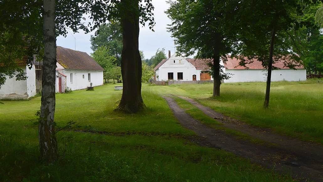 Po trase jsou nádherné staro�eské venkovské usedlosti.