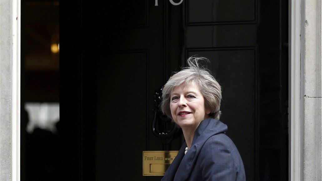 Theresa Mayová se stala druhou premiérkou v d�jinách Spojeného království (13....