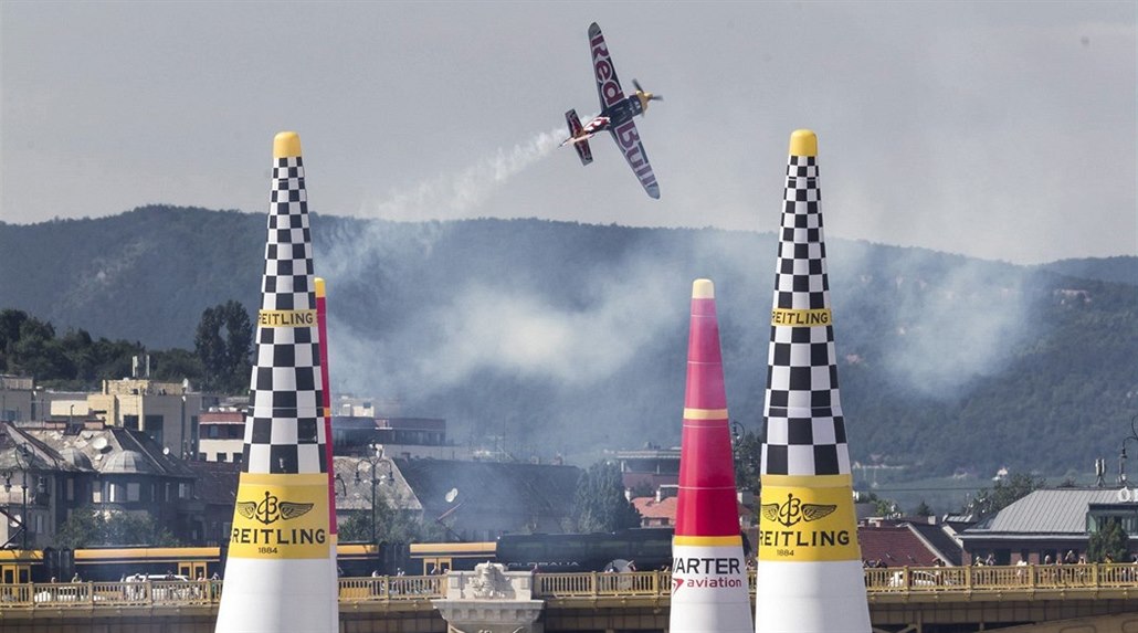 Martin Šonka v závodě Red Bull Air Race v Budapešti.