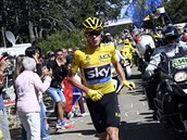 TRNUJE NA MARATON. Chris Froome b bez kola do stoupn Mont Ventoux.