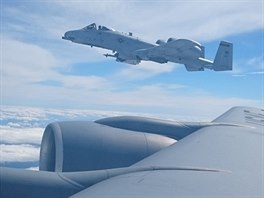 Bitevnk A-10 Thunderbolt americk Nrodn gardy bhem cvien Avenger CAS