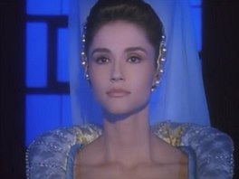 Alessandra Martinesová v pohádce Princezna Fantaghiro: Jeskyn Zlaté re (1991)