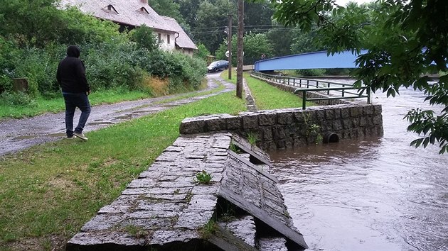 eka Smd v Pedlncch doshla bhem tvrtka a na tet povodov stupe (14. ervence 2016).