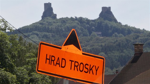 Uzavírky silnic na Trosky komplikují dopravu a trápí podnikatele.