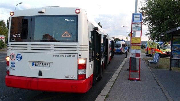 Pasar napadl idie praskho mstskho autobusu na sdliti Lhotka