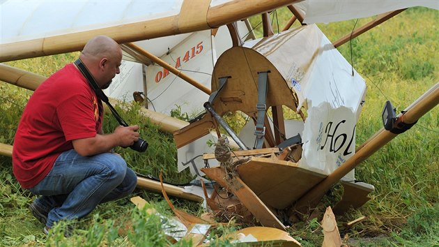 Na letiti v Plasch na severnm Plzesku havaroval 17. ervence pilot repliky historickho vtron devn konstrukce. Pravdpodobn nezvldl pistv ...