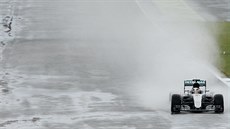 Brit Lewis Hamilton během domácí velké ceny na okruhu Silverstone.