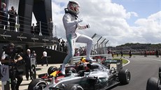 VÍTZ. Lewis Hamilton ovládl domácí Velkou cenu Británie.