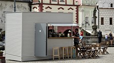 Na �i�kov� nám�stí v Tábo�e je nový stánek s ob�erstvením. Místním ale vadí...