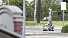Policie nasadila pi pátením zásahu proti stelci z Dallasu robota 8. ervence...