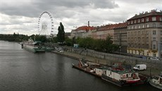 �edesátimetrové ruské kolo má vyr�st na Ho�ej�ím náb�e�í na pra�ském Smíchov�.
