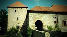 Horní tvrz v Kest�anech dnes vypadá o poznání �iv�ji ne� p�ed deseti lety, kdy...