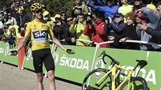 KDE MÁM KOLO? Chris Froome to ve dvanácté etap na tom neutrálním, ale nelo...