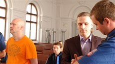 Obžalovaní u Krajského soudu v Plzni. (18. července 2016)
