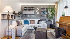 Vzdunjí obývací pokoj odpovídá modernímu mstskému stylu. Základ tvoí...