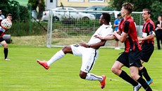 Brnnská posila Franci Litsingi (v bílém dresu) v utkání s Opavou