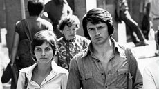 Marta Vanurová a Vlastimil Harapes ve filmu Den pro mou lásku (1976)