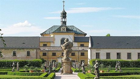 Barokní areál Kuks býval vyhláenými láznmi.