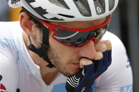 Hloubajc Adam Yates na startu 19. etapy Tour de France.