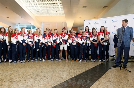 éf Ruského olympijského výboru Alexandr ukov promlouvá k týmu sportovc,...