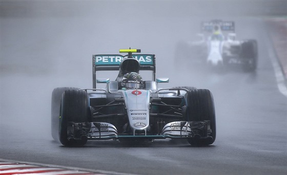 V DETI PRO POLE POSITION. Nmec Nico Rosberg ovládl tém dvouhodinovou...