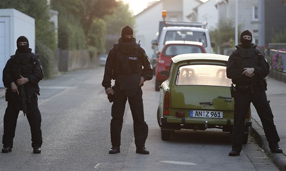 Policie zasahovala u bytu Syana, který se v nedli odpálil ve mst Ansbach...