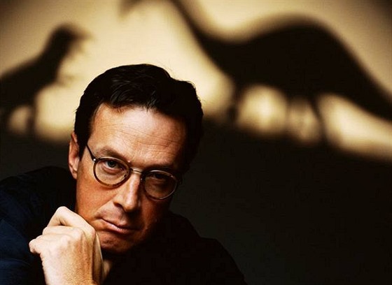 Michael Crichton, autor Jurského parku, se podílel mimo jiné na tvorb seriálu Pohotovost.