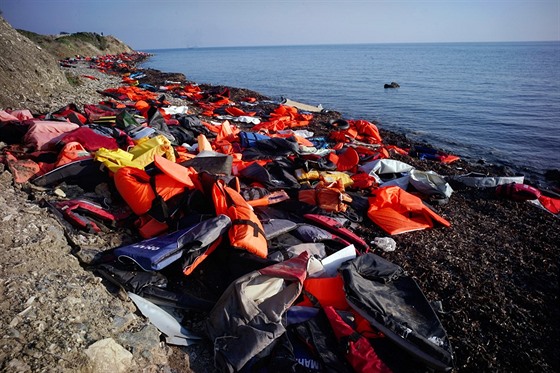 Balkánská trasa zaínala v ecku, kam migranti zpravila piplouvali z Turecka....