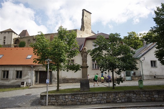 Náměstí v Lipnici nad Sázavou. Podle vedení obce se na něj pomník faráři Janu Havelkovi nehodí.