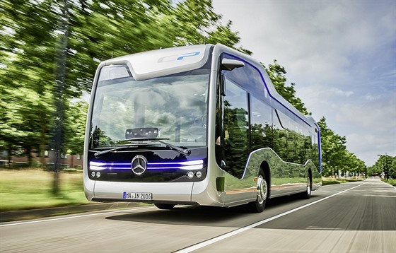 Mercedes-Benz Future Bus ízený systémem CityPilot.