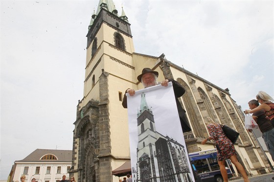 Architekt Martin Rajni s návrhem schodiové ve na kostele Nanebevzetí Panny...