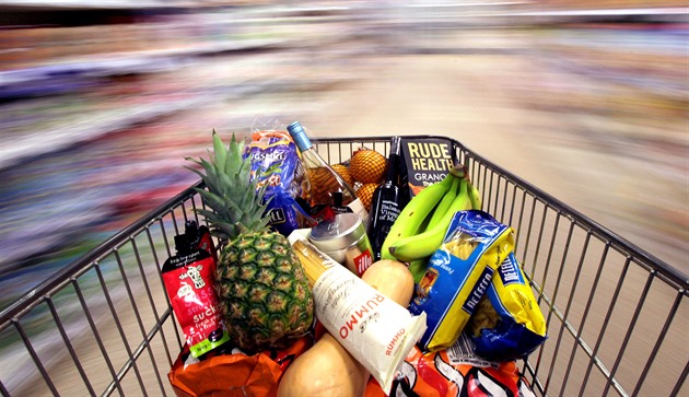 V Británii hrozí panické nákupy, lidé mají strach z nedostatku zboží