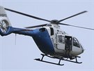 Policejní vrtulník nad obchodním centrem Olympia (22. ervence 2016)