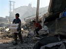 Následky ervencového bombardování Aleppa.