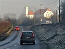 Valtíov u Ústí nad Labem. Dominantou obce je kostel svatého Václava.