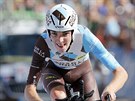 Romain Bardet míí do cíle asovky v 18. etap Tour de France.